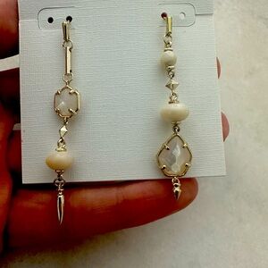 Kendra Scott drop earrings- never been worn